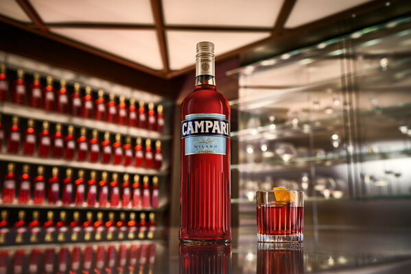 Campari returns to the 77th Festival de Cannes, with Camparino in Galleria, master mixologists, serving up famed cocktails – including the Negroni during aperitivo hour