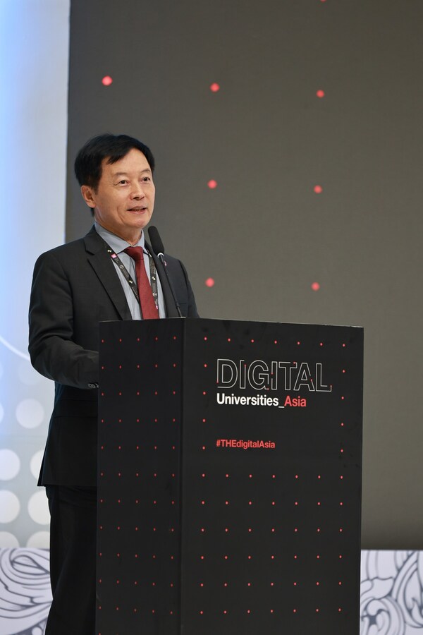 President Qin delivers a keynote address "Reimagining Higher Education in the Age of AI" at Digital Universities Asia 2024 in Bali, Indonesia.