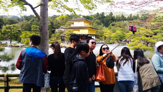 Japan’s etiquette guide targeted at Chinese tourists gets a new lift